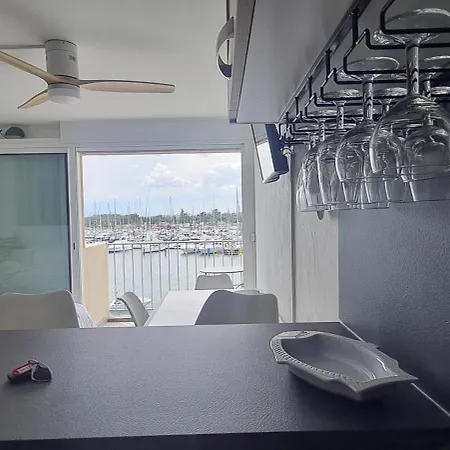 Avec Balcon, Vue Mer, Piscine, Parking Apartmán
